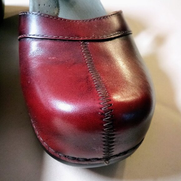 Dansko Cherry Red Mary Jane Style Leather Clogs Women’s EU Sz 41 US 9.5-10 - Picture 8 of 8